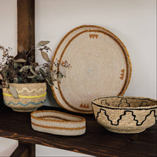 Load image into Gallery viewer, Apex Seagrass Round Tray
