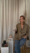 Load image into Gallery viewer, La Coterie Candle in Marble
